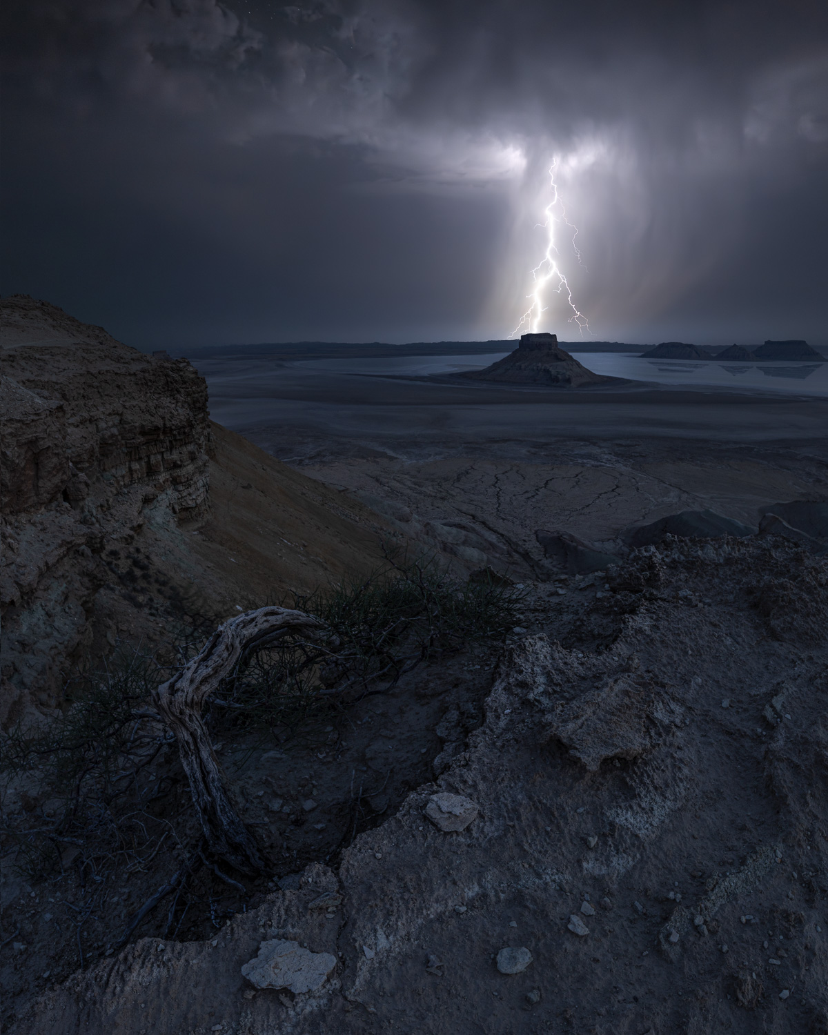 Lightning hitting Karynzharyk in Mangystau